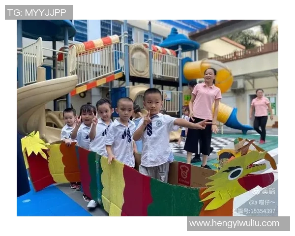 足球明星欢庆端午节吃粽子卡通形象展现传统文化魅力与体育精神结合